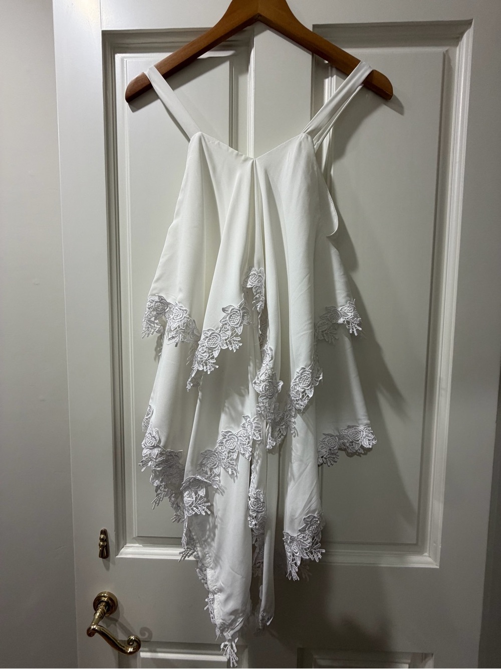 White Lace-Trim Asymmetrical Handkerchief Hem Cami Top